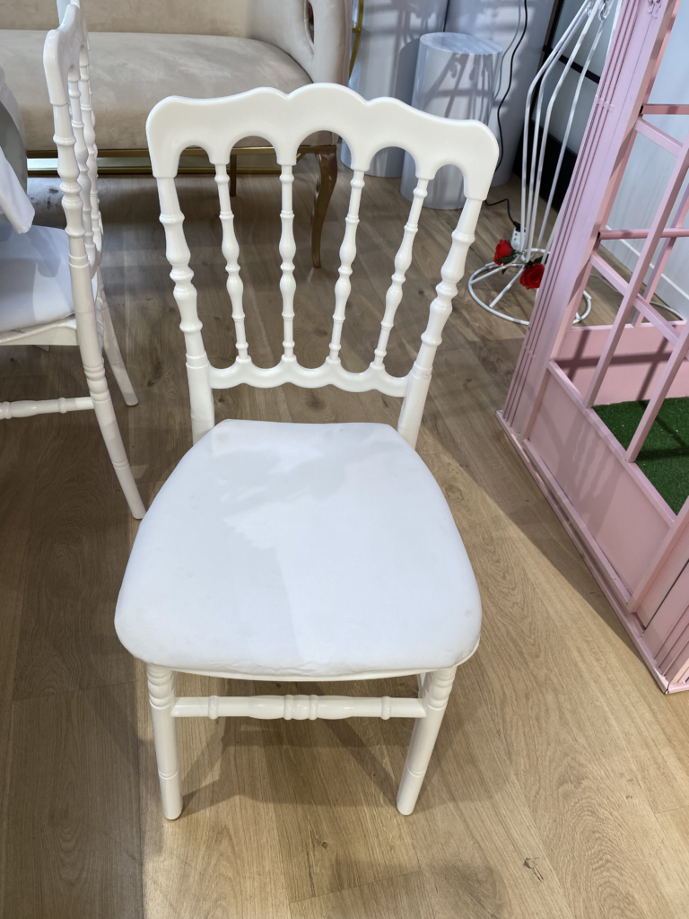 chaise napoleon blanche