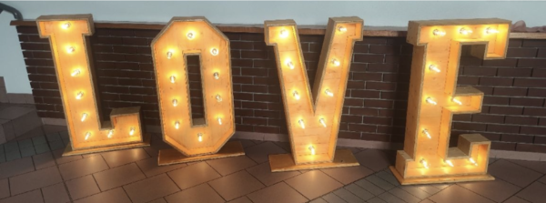 Lettres LOVE lumieuses 122 cm